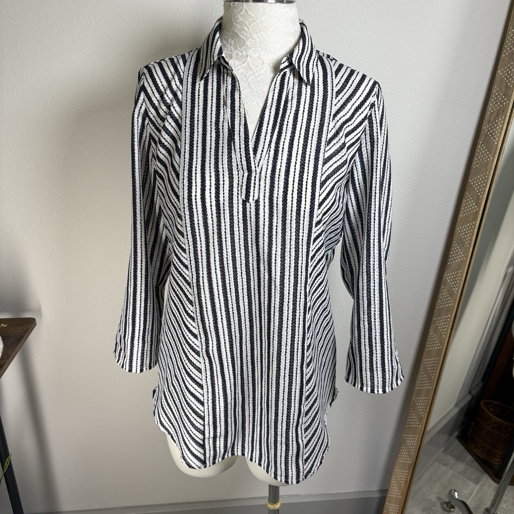 Chicos 0 Womens S/4 Black White Striped Tunic Blouse Coastal Preppy Polyester
